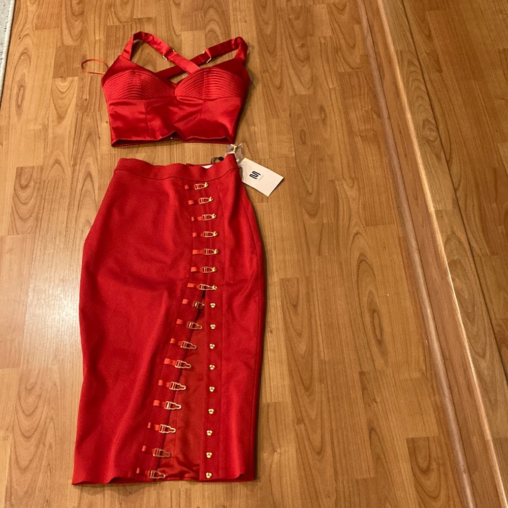 Gorgeous 2 piece Holiday Fit